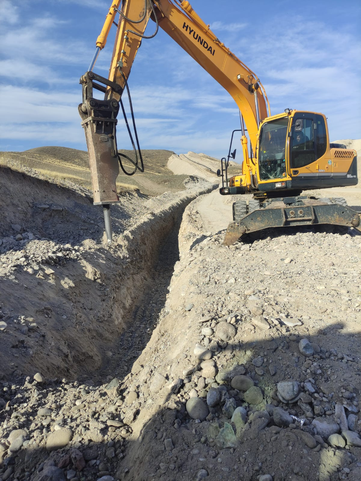 Zəngəzur Magistral Qaz Xətti üzrə aparılan Xəndək Qazıntısı və Marşrutun Formalaşdırılması